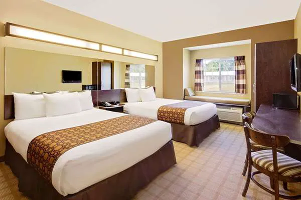 Microtel Inn & Suites by Wyndham Prairie du Chien 5