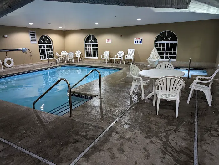 Microtel Inn & Suites by Wyndham Prairie du Chien 5