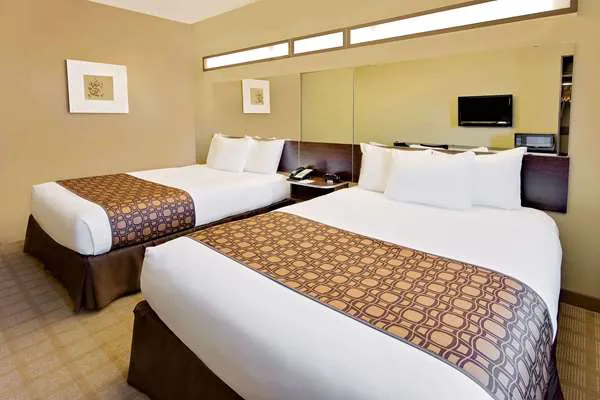 Microtel Inn & Suites by Wyndham Prairie du Chien 5