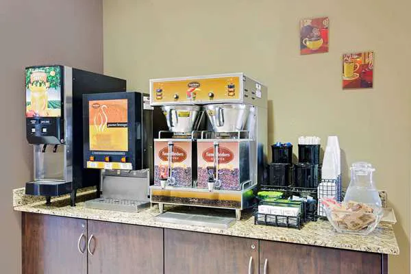 Microtel Inn & Suites by Wyndham Prairie du Chien 5