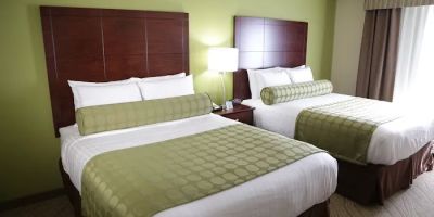 Cobblestone Inn & Suites - Marquette