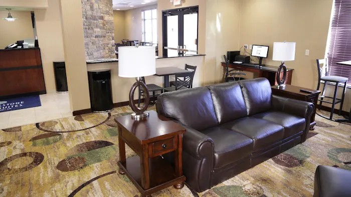 Cobblestone Inn & Suites - Marquette 4
