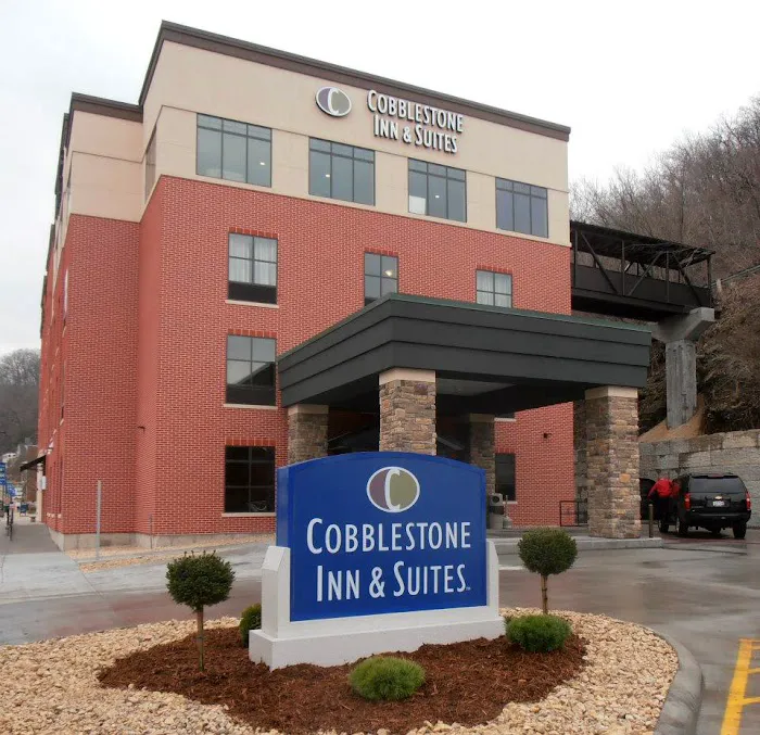 Cobblestone Inn & Suites - Marquette 4