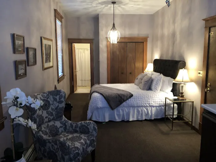 Lincoln Hotel 4