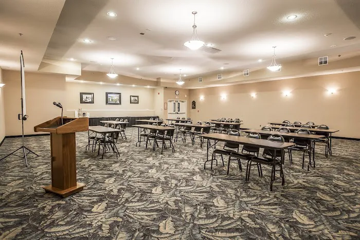 Quality Inn & Suites Dixon near I-88 4