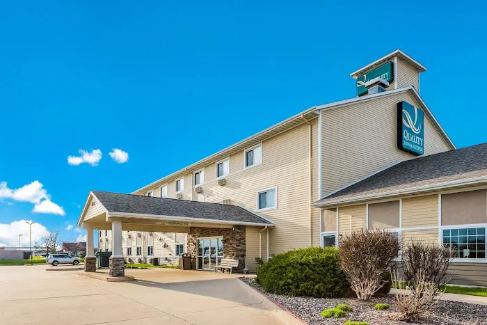 Quality Inn & Suites Eldridge Davenport North 4