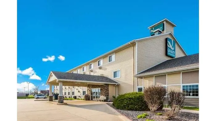 Quality Inn & Suites Eldridge Davenport North 4