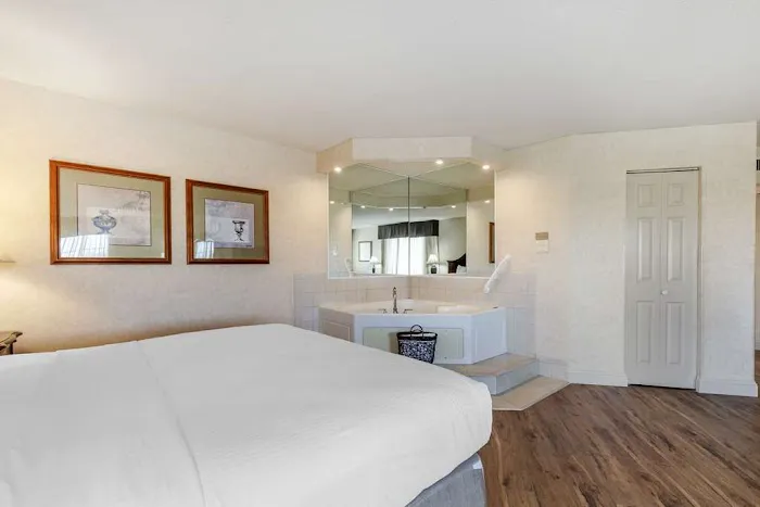 Best Western Plus Steeplegate Inn 4