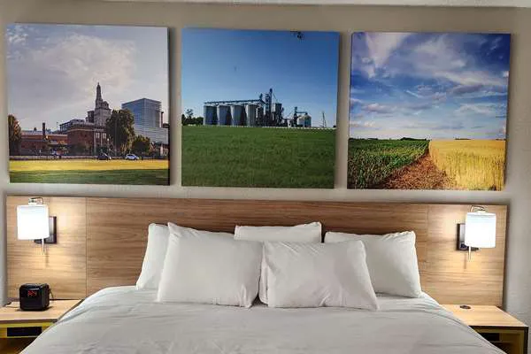 Days Inn by Wyndham Davenport 4