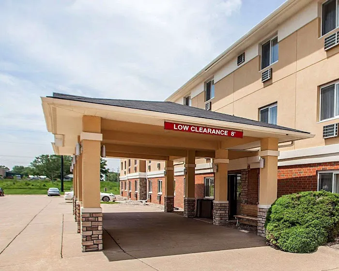 Quality Inn & Suites Davenport near I-80 4
