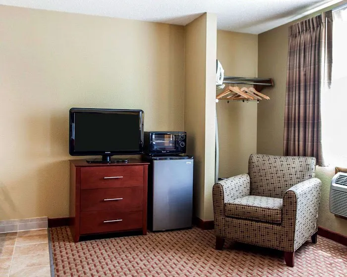 Quality Inn & Suites Davenport near I-80 4