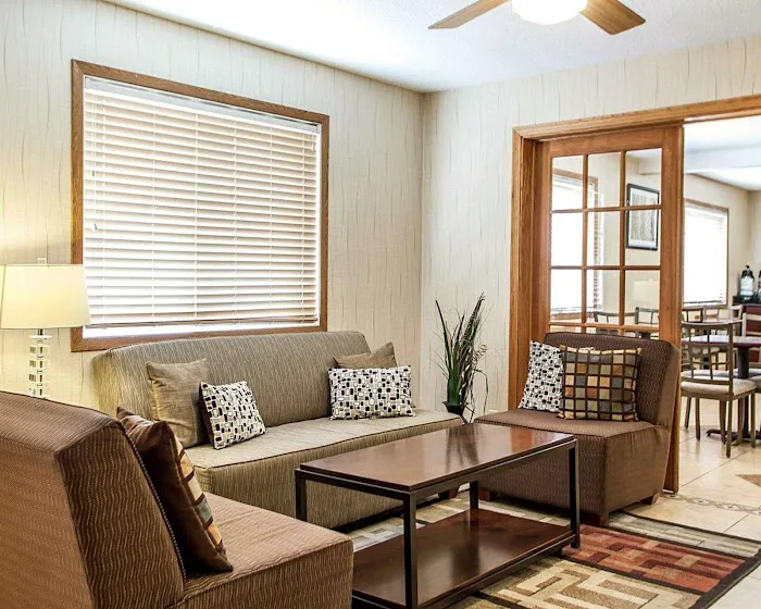 Quality Inn & Suites Davenport near I-80 4