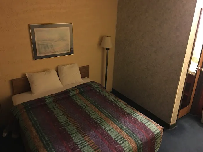 Knights Inn Davenport 4