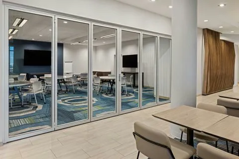 SpringHill Suites Bettendorf 4