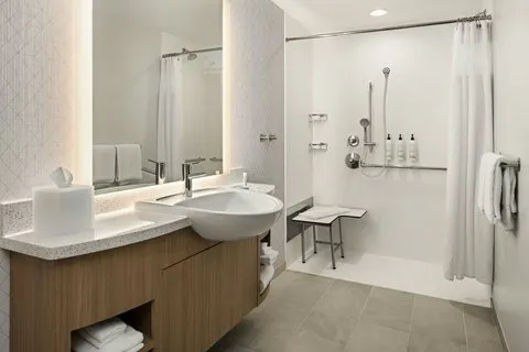 SpringHill Suites Bettendorf 4