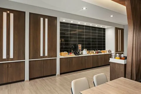 SpringHill Suites Bettendorf 4
