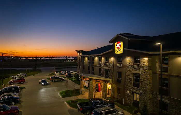My Place Hotel - East Moline, IL 4