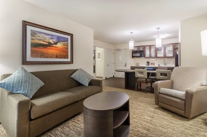 Candlewood Suites Davenport by IHG 4