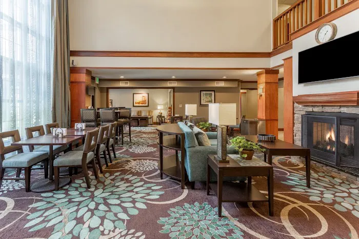 Staybridge Suites Davenport by IHG 4