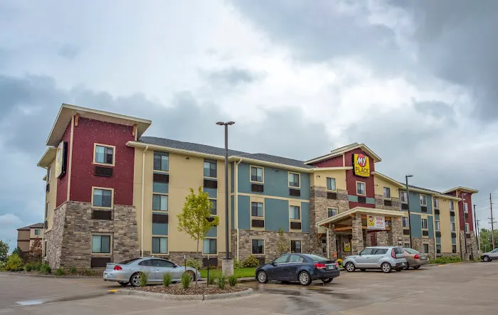 My Place Hotel-Davenport, IA 4
