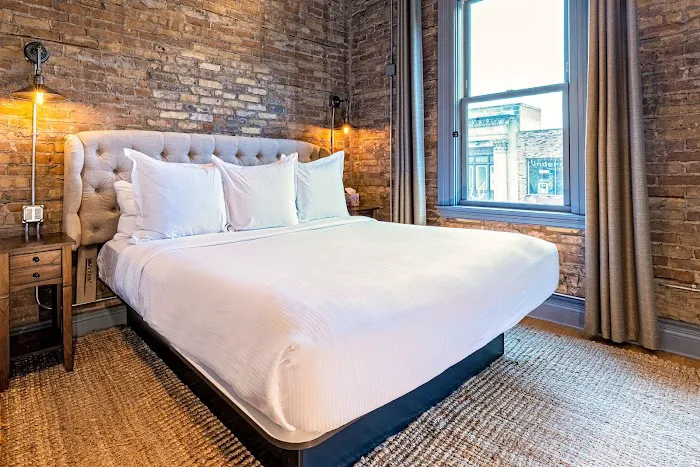 124 Lofts Hotel 4