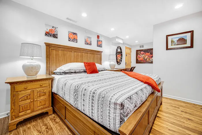 Harmony Inn. Relax, Recharge, and Relish the Charm of Harmony Inn! 4
