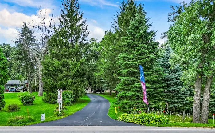 Harmony Inn. Relax, Recharge, and Relish the Charm of Harmony Inn! 4