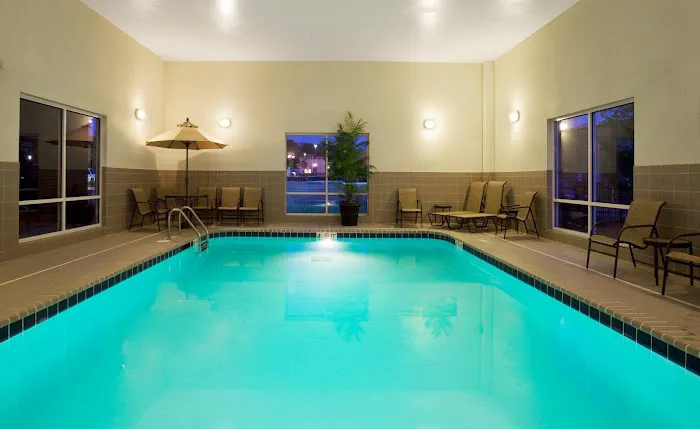 Holiday Inn Express & Suites Lake Zurich-Barrington by IHG 4