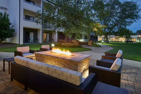 Courtyard Chicago Lincolnshire 4