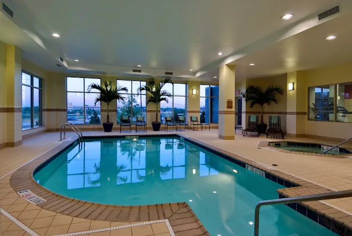 Hilton Garden Inn Lake Forest Mettawa 4