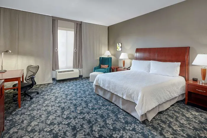 Hilton Garden Inn Lake Forest Mettawa 4