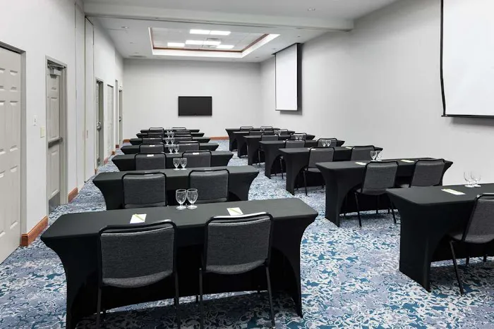 Hilton Garden Inn Lake Forest Mettawa 4