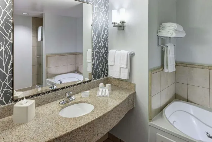 Hilton Garden Inn Lake Forest Mettawa 4