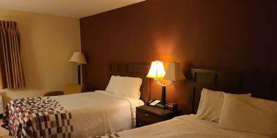 Howard Johnson by Wyndham Waukegan Great Lakes