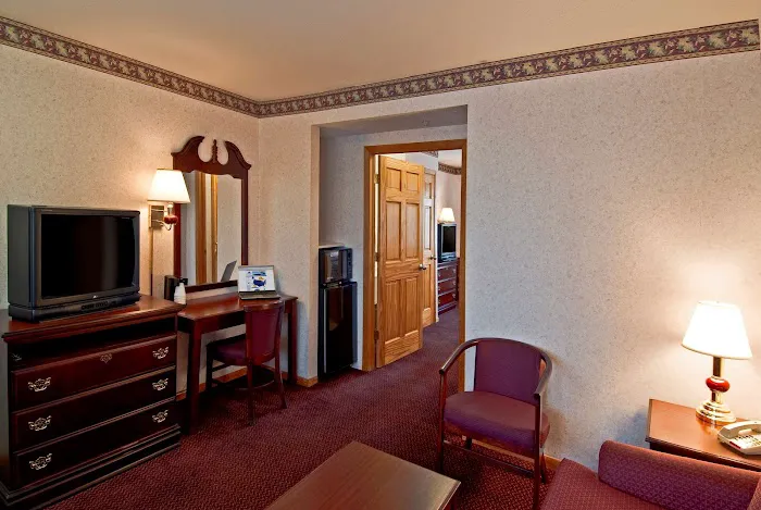 Americas Best Value Inn & Suites Waukegan Gurnee 4