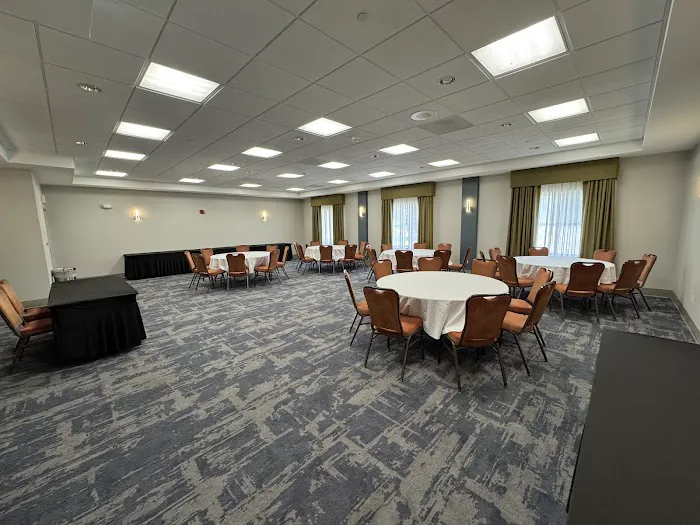 La Quinta Inn & Suites by Wyndham Bannockburn-Deerfield 4