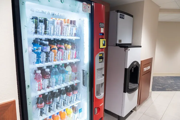 La Quinta Inn & Suites by Wyndham Bannockburn-Deerfield 4