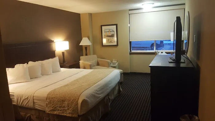 Ramada Plaza by Wyndham Green Bay 4