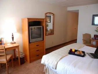 Ramada Plaza by Wyndham Green Bay 4