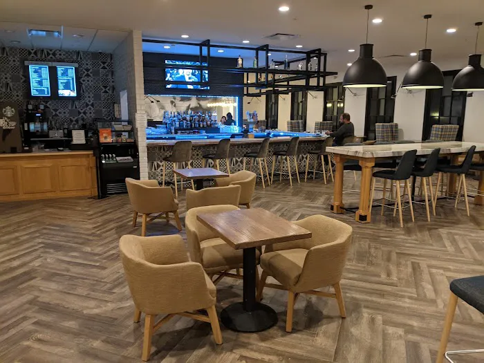 Delta Hotels Green Bay 4