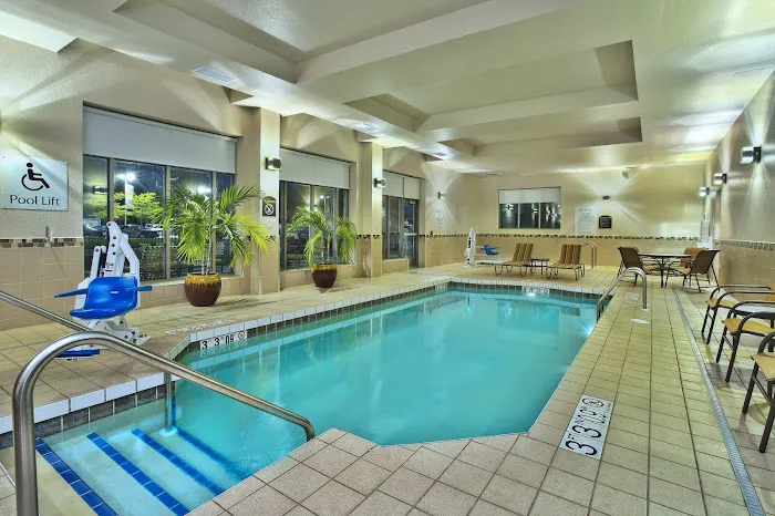 Holiday Inn & Suites Green Bay Stadium by IHG 4
