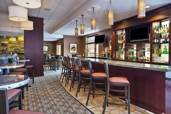 Holiday Inn & Suites Green Bay Stadium by IHG 4