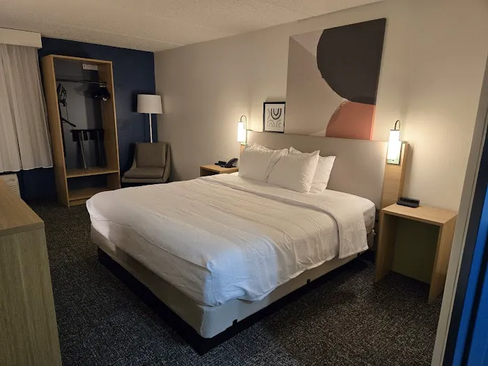 Spark by Hilton Green Bay 4