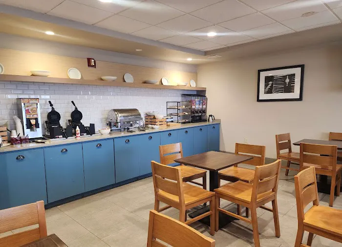 Country Inn & Suites by Radisson, Green Bay, WI 4