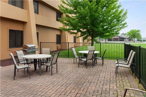 Baymont by Wyndham Green Bay 4
