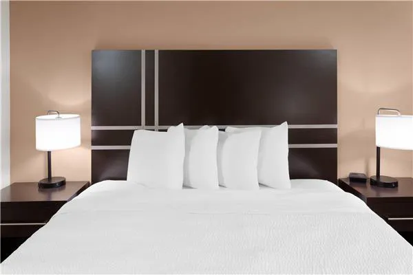 Baymont by Wyndham Green Bay 4