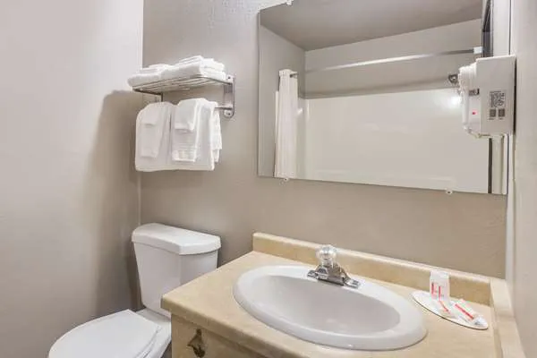 Super 8 by Wyndham Green Bay Near Stadium 4