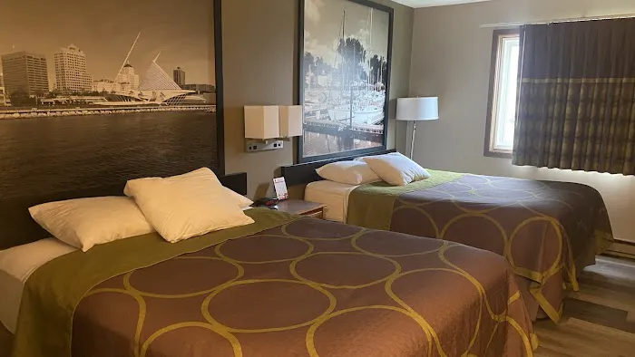 Super 8 by Wyndham Green Bay Near Stadium 4