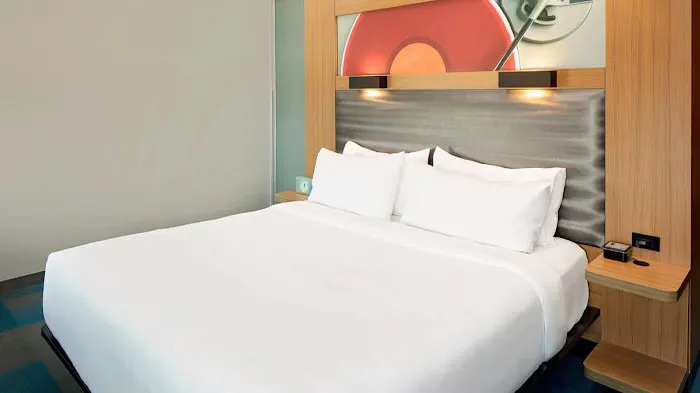 Aloft Green Bay 4