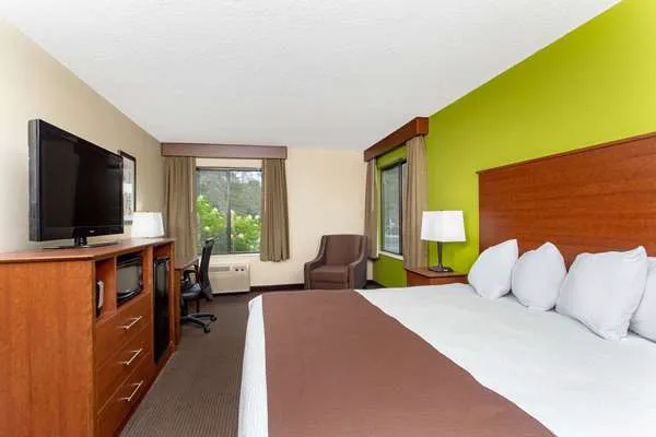 AmericInn Lodge & Suites Black River Falls 4